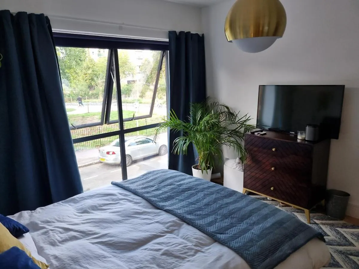 Homestay Bright Spacious Apartment In The Park London United Kingdom