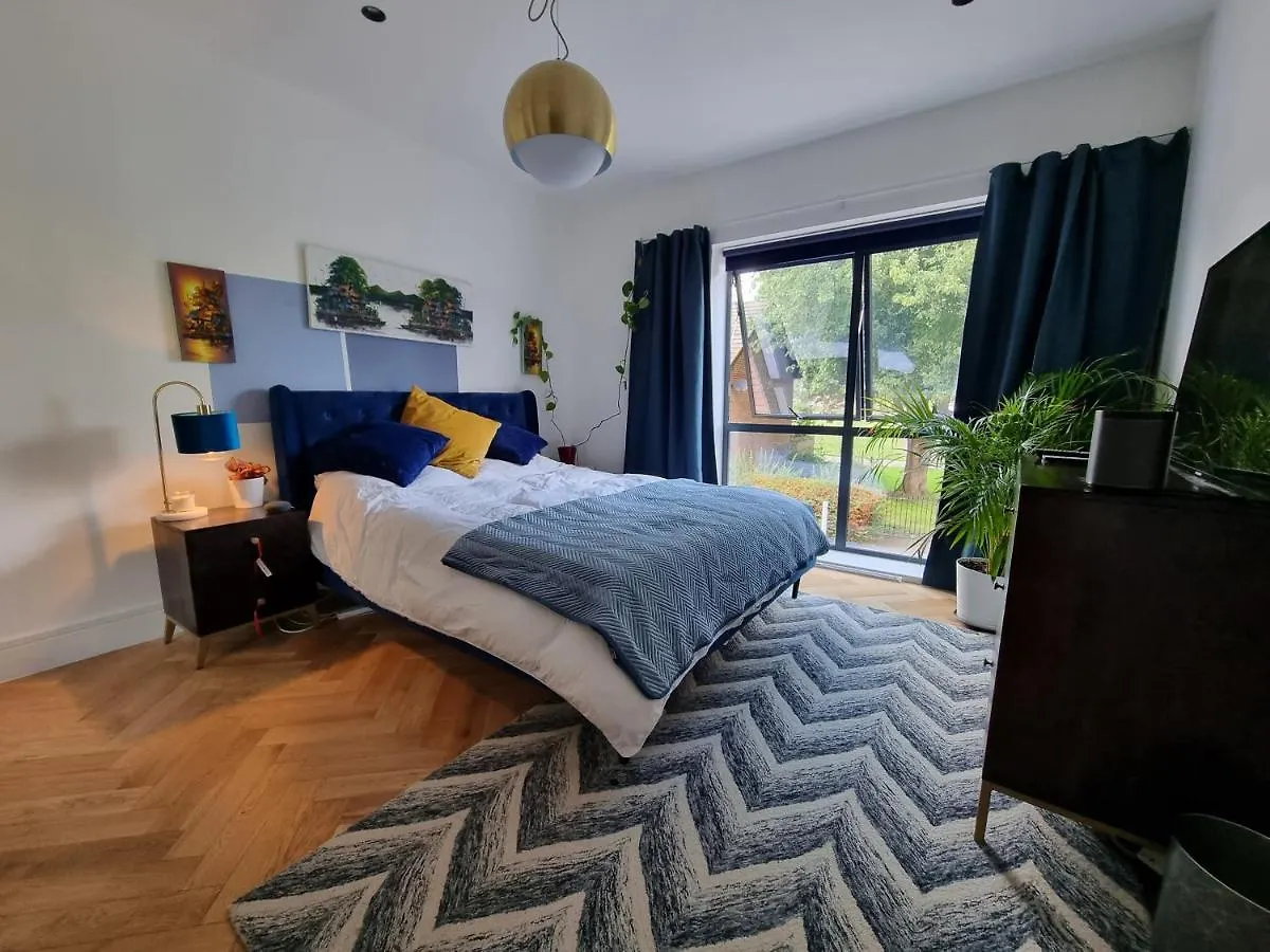 Bright Spacious Apartment In The Park Londres